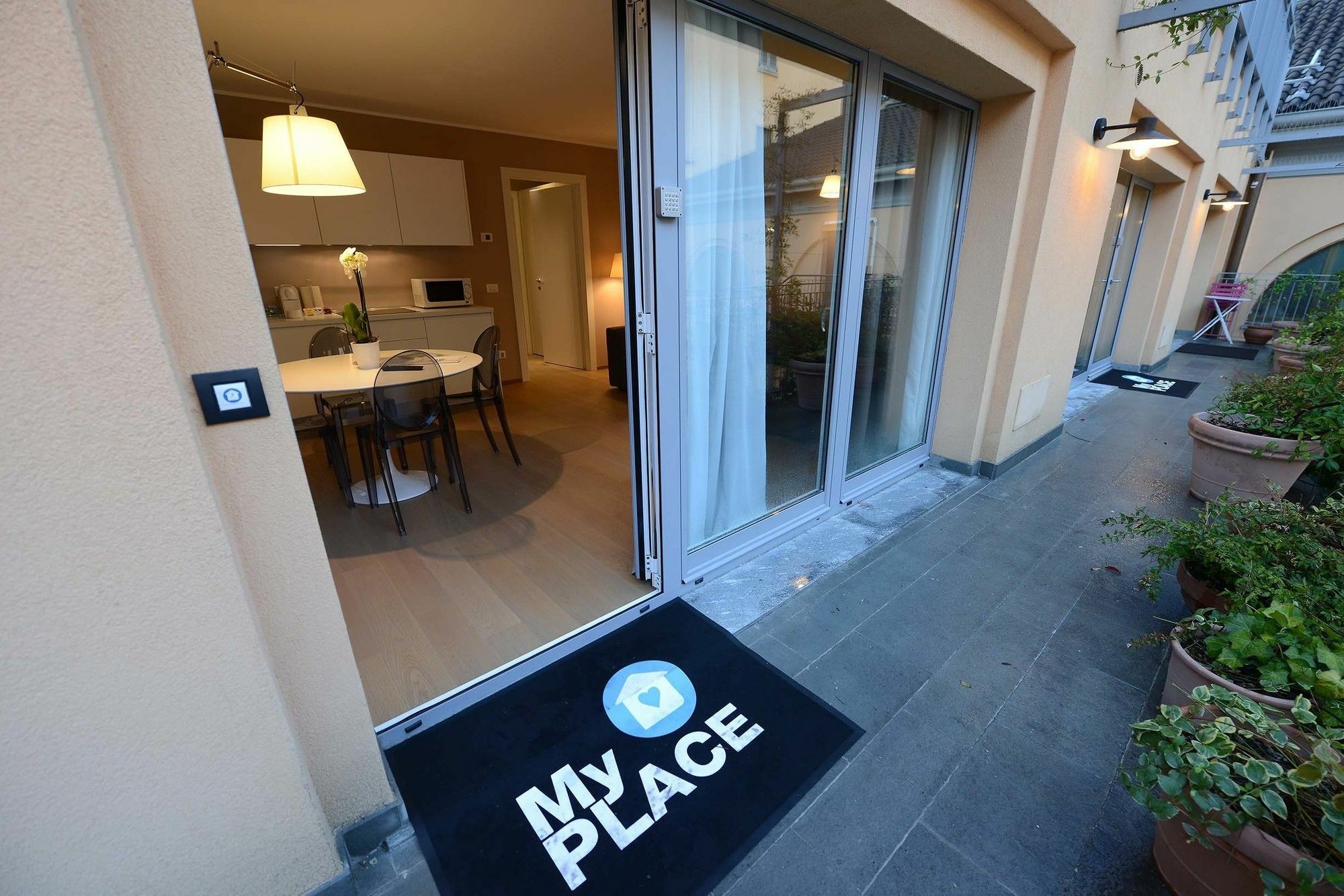 Myplace Corso Como 11 Apartments Милано Екстериор снимка