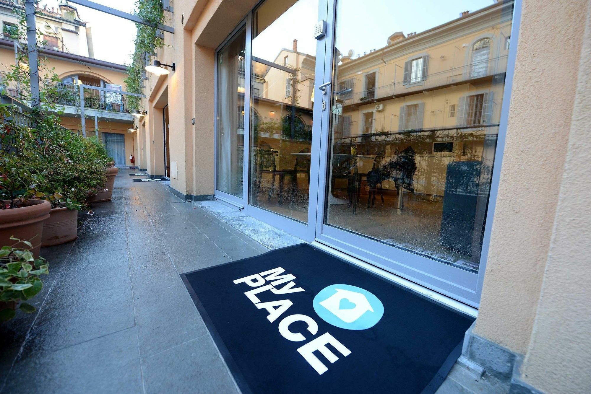 Myplace Corso Como 11 Apartments Милано Екстериор снимка